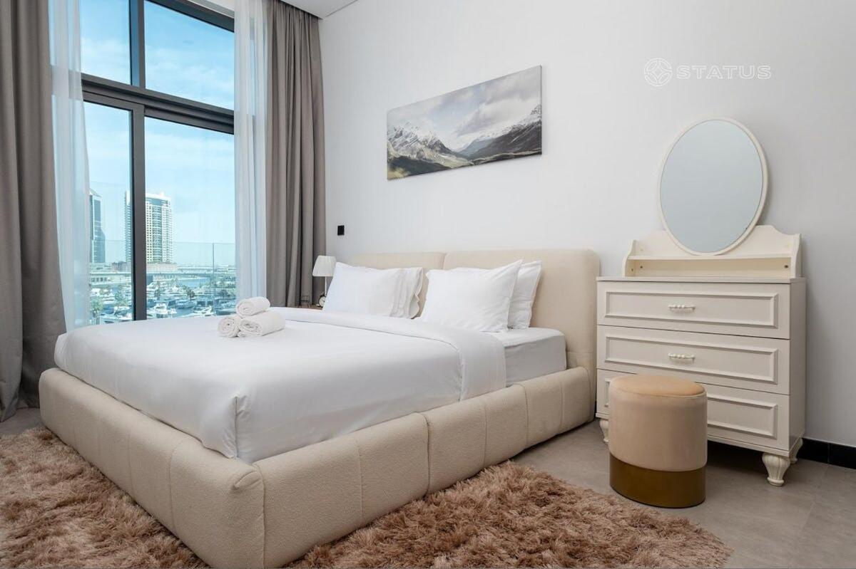 2br-bd-15ns Burj Khalifa Canal Views Apartment